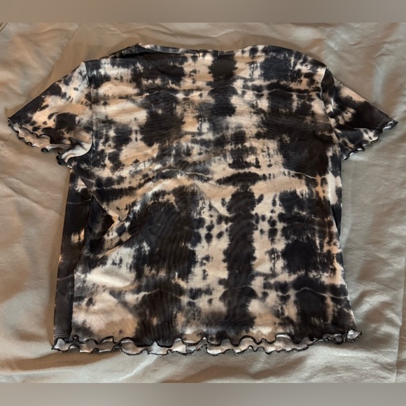 Garage Black and White Tie-Dye Crop Top - Picture 3 of 4